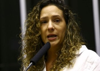 Vereadora viúva de Marielle Franco registra ameaça de estupro