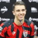 Shaylon projeta jogo duro do Atlético-GO contra o Vitória: “Eles estão em bom momento”