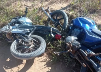 Dois motociclistas ficam feridos em colisão em estrada vicinal na Bahia