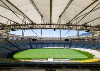 Palco da final da Libertadores, Conmebol acompanha tratamento no gramado do Maracanã