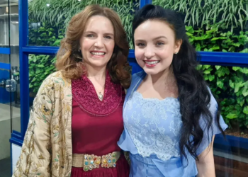 Mãe de Larissa Manoela deve dinheiro e está em lista do Serasa, diz colunista