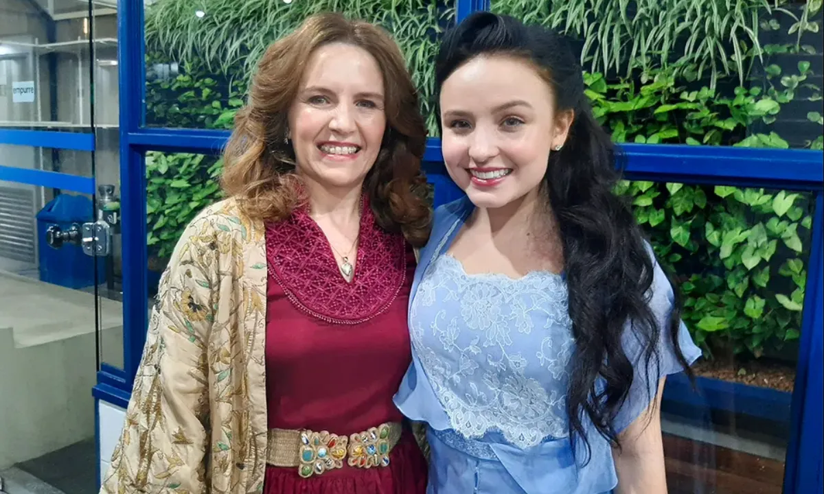 Mãe de Larissa Manoela deve dinheiro e está em lista do Serasa, diz colunista