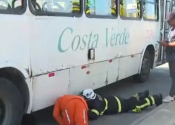 Idosa é atropelada por ônibus e fica embaixo de coletivo na Pituba