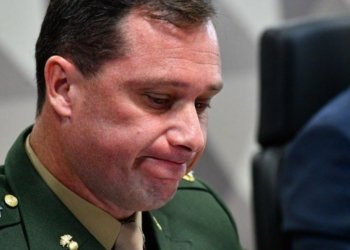 Em depoimento à PF, Mauro Cid diz que entregou dinheiro das joias nas “mãos” de Bolsonaro, diz revista