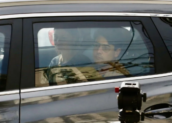 Bruno de Luca chega em delegacia para depor sobre acidente de Kayky Brito