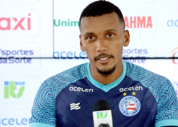 De volta, Rezende afirma, “Domingo será o jogo das nossas vidas”