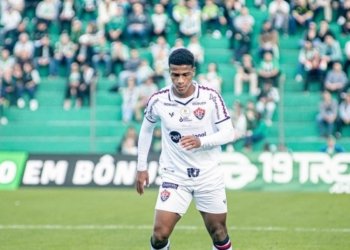 Felipe Vieira, do Vitória, não joga mais em 2023