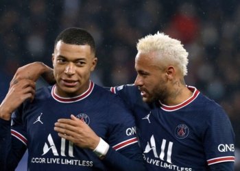 Neymar e Mbappé deixam de se seguir nas redes sociais e apontam fim de amizade