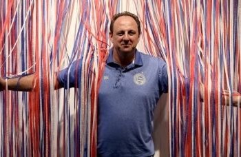Trabalho 24 horas: Rogério Ceni decide morar no CT do Bahia