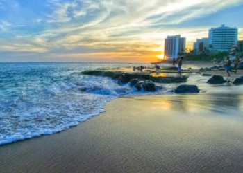 AL-BA aprova audiência pública para discutir impactos de torres na praia do Buracão, em Salvador