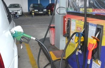 Petrobras reduz preço da gasolina e aumenta o do diesel