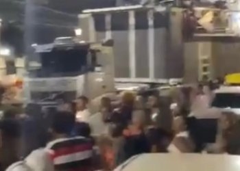 Tiros provocam tumulto durante passagem de trio do Psirico na Liberdade