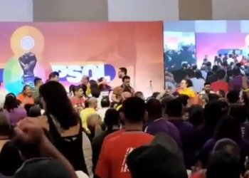Membros do PSOL brigam em congresso do partido