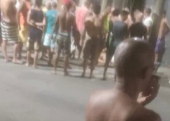 Homem é baleado em tentativa de assalto na cidade baixa