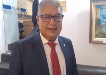 Governo está “perdendo tempo” em não definir candidato em Ilhéus pois oposição “já está em campanha”, diz Rosemberg