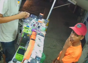 Jovem assalta trailer no Uruguai, mas pai paga por objeto roubado