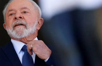 Lula vê desafio de abandonar o passado e focar em governar o país