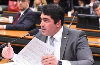 Aprovado projeto que permite a pessoas de baixa renda acesso a energia elétrica