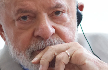 Lula diz a deputados que não cortará uma vírgula do Orçamento de 2024 