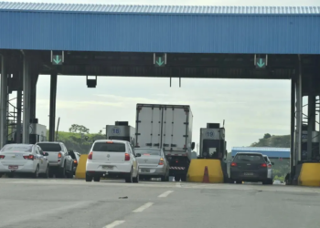 Deputados se revoltam após ausência do presidente da ViaBahia na Alba