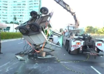 Reboque que transportava paredão de som tomba em Salvador