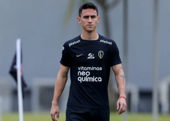 Rojas retorna da seleção do Paraguai e Mano Menezes esboça escalação do Corinthians de olho no Bahia