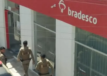 Clientes vivem momentos de tensão em tentativa de assalto a Bradesco de Itiúba