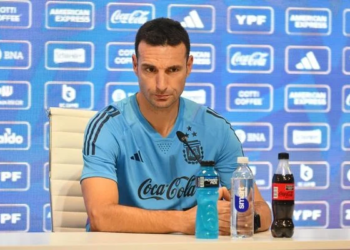 Imprensa argentina aponta desgaste interno após Scaloni sugerir fim de ciclo na seleção