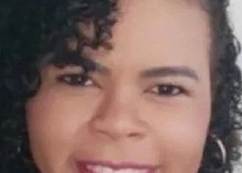 Mulher é morta a tiros pelo ex-companheiro quando voltava do trabalho