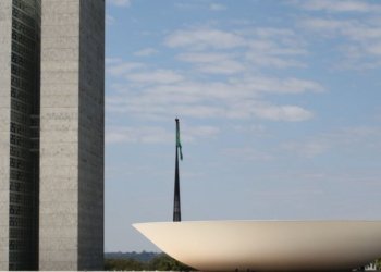 Câmara aprova auxílio para alunos de baixa renda do ensino médio