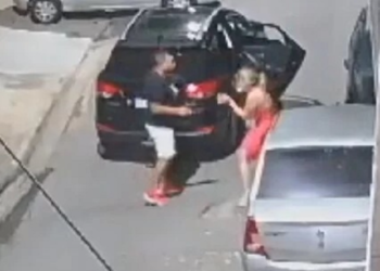 PM soca esposa e a mata com tiros no meio da rua em SP