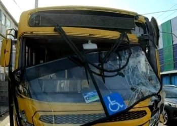 Uma pessoa fica ferida em acidente envolvendo dois ônibus na Avenida San Martin