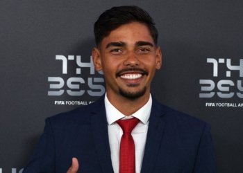 Com golaço de bicicleta brasileiro Guilherme Madruga vence o Puskas 2023