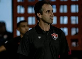 Léo Condé defende Lucas Arcanjo após falha: “Tem muito crédito”