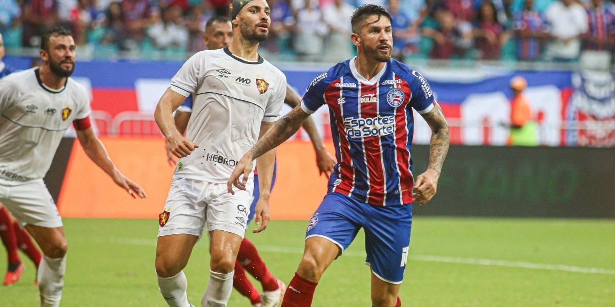 Atacante do Bahia dá cabeçada em jogador do Sport e pode sofrer punição