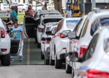 Prazo para regularização de documentos é prorrogado para taxistas e mototaxistas