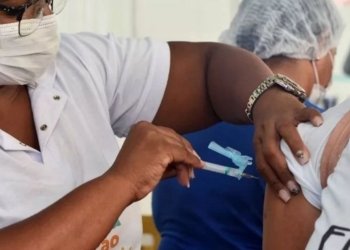 Vacina contra gripe é ofertada em mais de 60 pontos de Salvador neste sábado