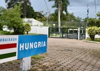 Embaixada da Hungria demite funcionários; entenda