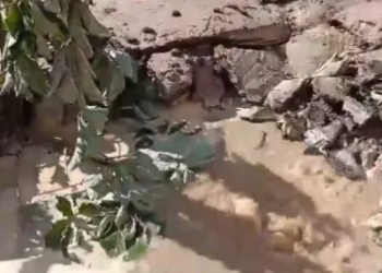 Rompimento de adutora complica trânsito na Av. Suburbana