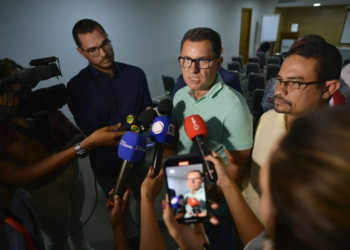 Após reunião, rodoviários devem atrasar saída das garagens nesta sexta