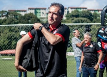 Léo Condé se despede do Vitória: “Minha missão foi cumprida”