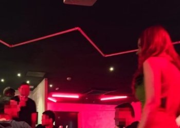 Políticos são flagrados em boate com bebidas e garotas de programa em Brasília