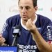 Rogério elogia performance do time e comenta sobre RS