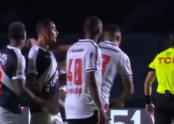 Análise do VAR diz que Camutanga “deu soco na cara” de jogador vascaíno
