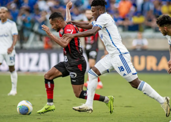 Vitória e Cruzeiro são denunciados pelo STJD por atraso em partida da Série A