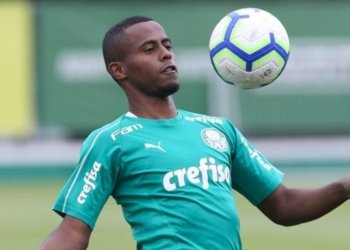 Vitória acerta a contratação de Carlos Eduardo