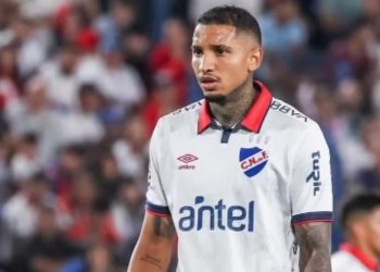 Jogador uruguaio Juan Izquierdo segue internado