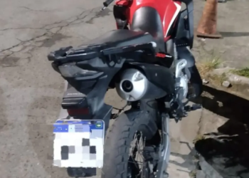 PM apreende motocicleta adulterada em avenida de Salvador