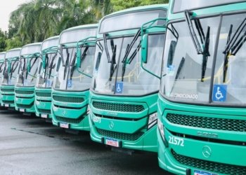 Prefeitura de Salvador entrega 18 novos ônibus com ar-condicionado