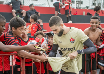 Vitória fará treino aberto antes de receber Bragantino